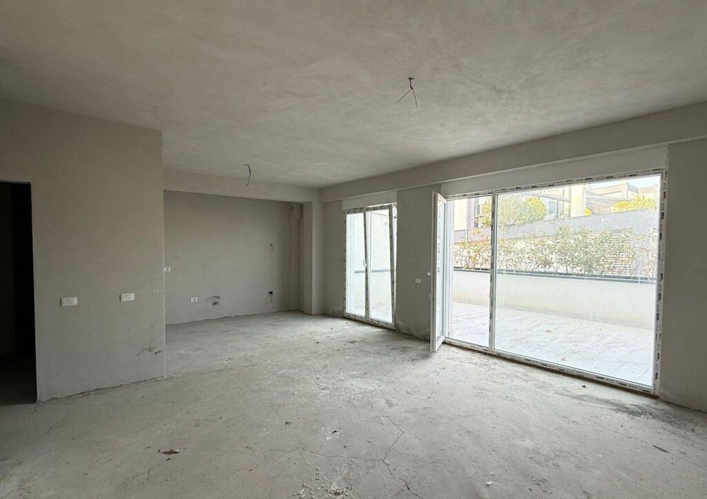 Shitet Apartament 3+1+2 + Depo – Kompleksi FZ, Liqeni i Thatë