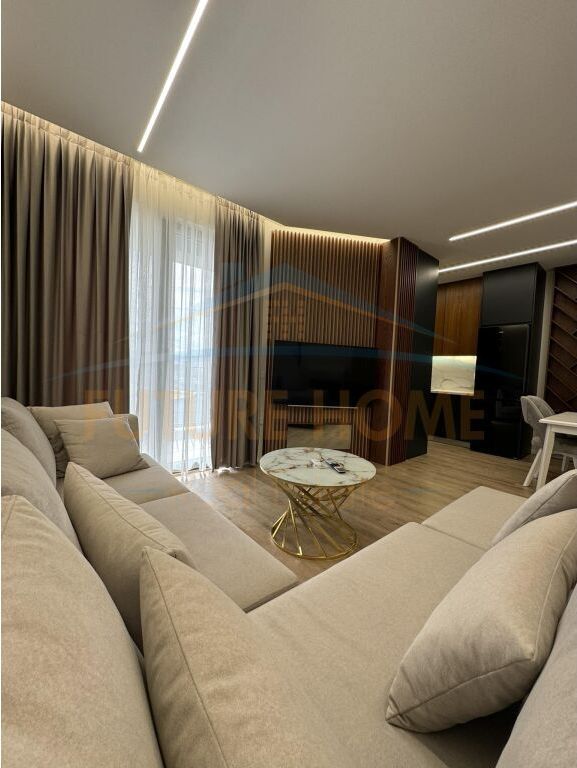 Affitto, Appartamento 2+1+2+Posto Auto, Viale Nuovo. 800 €