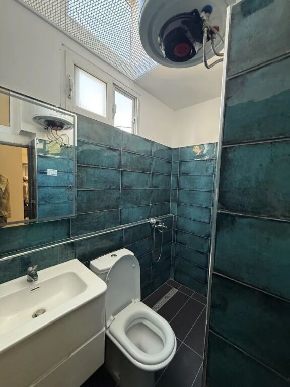 Garsoniere e kthyer ne 1+1 per shitje, Rruga e Durresit