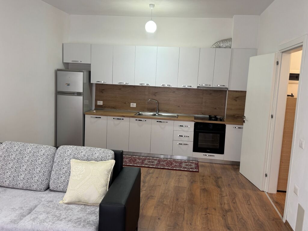 Apartament me qera