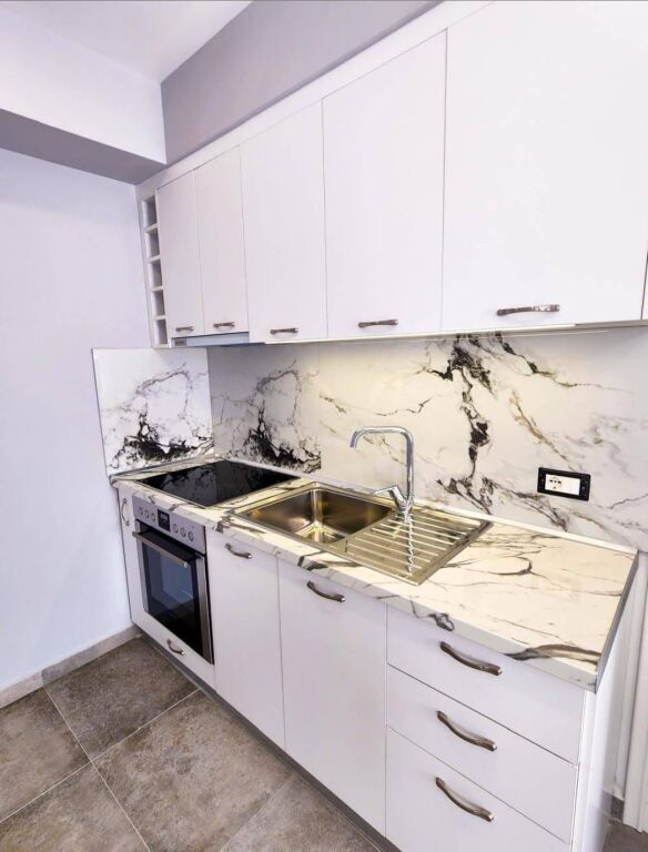 Papafingo me qera,Jordan Misja!