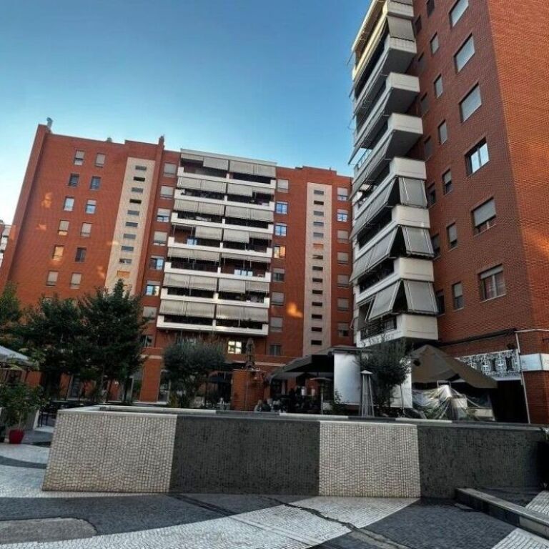 ☄️Shitet Apartament 3+1 te kompleksi Delijorgji!