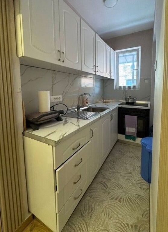 Shitet, Apartament 1+1+ Verande, Kinostudio, Tiranë.