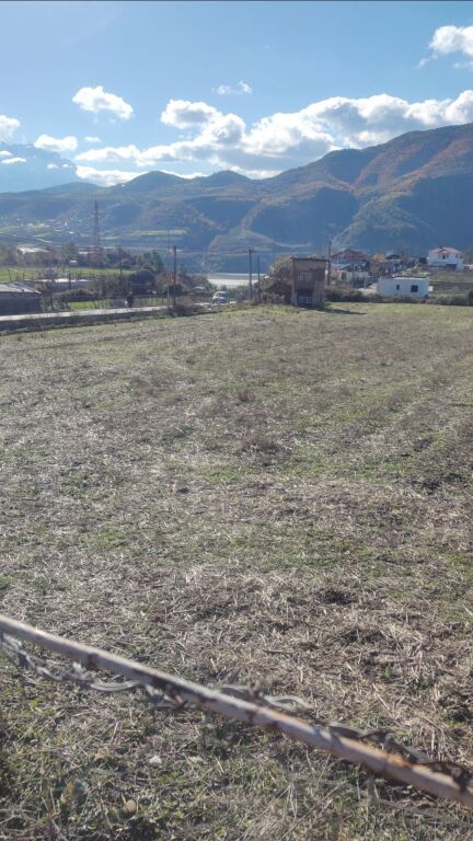 Toke ne shitje ne Gramsh