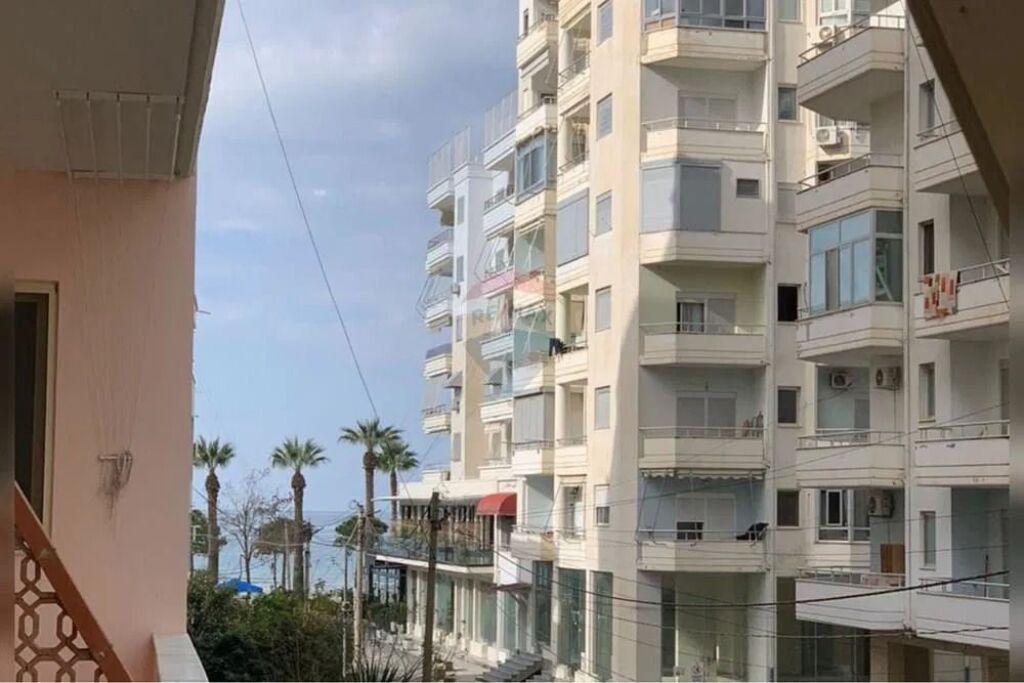 Apartament 2+1 me Garazh për Shitje në Lungomare, Vlorë