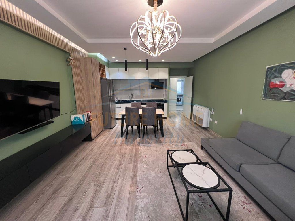 Affitto, Appartamento 3+1+2, Via Siri Kodra, Tirana. 1.000 €