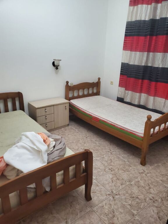 Apartament me qera 2+1 📍Përballe Delijorgjit, rruga Stavri Themeli