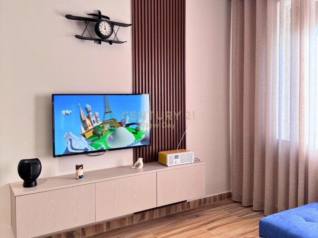 .Apartament 2+1 Me Qira në Qender te Durrësit - 650€ | 73 m²