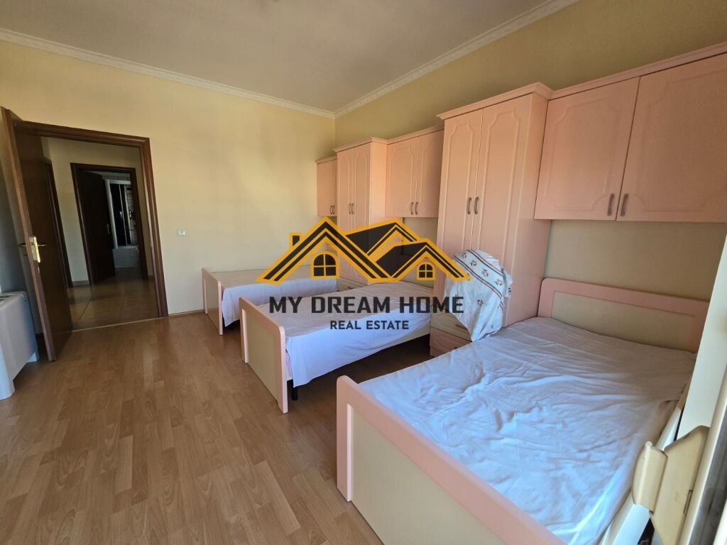 JEPET ME QIRA APARTAMENT 2+1+2 ME PAMJE DETI NE PLAZH,DURRES!