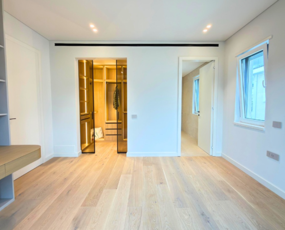 🏡 Vilë Luksoze për Shitje – Rolling Hills 2