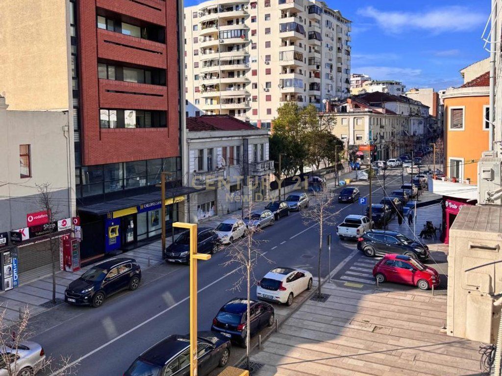 .Apartament 2+1 Me Qira në Qender te Durrësit - 650€ | 73 m²