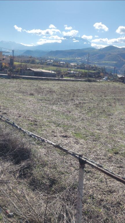 Toke ne shitje ne Gramsh