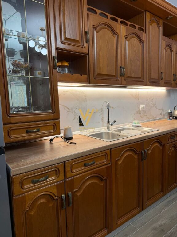 INGRESSO 2+1 IN AFFITTO A SIRI KODRA 600 EURO