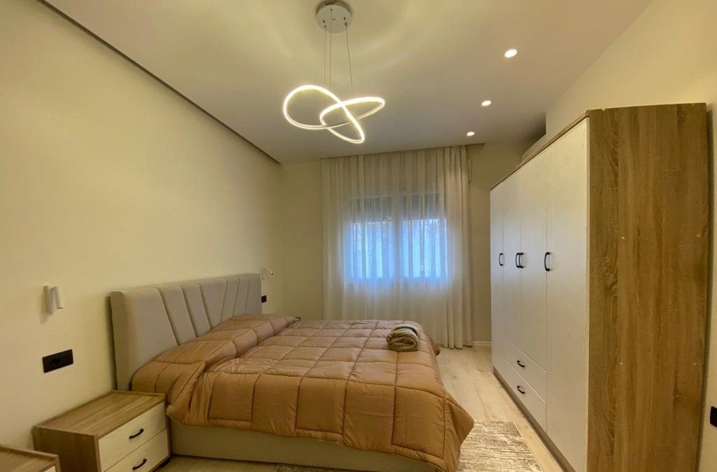 TEK LICEU ARTISTIK JAPIM ME QIRA APARTAMENT MODERN 1+1