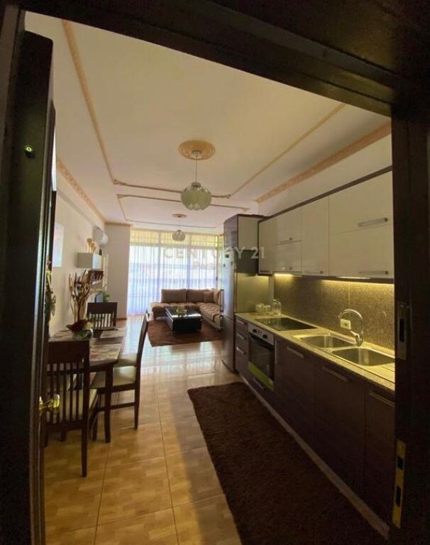 APARTAMENT 2+1 PER SHITJE NE KAMEZ