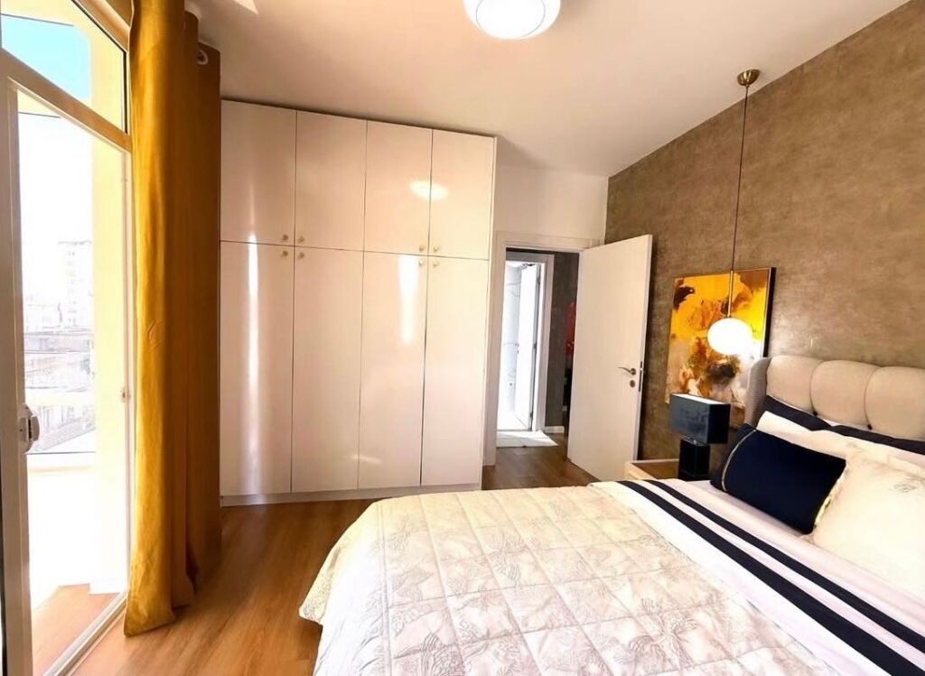 JEPET ME QERA APARTAMENT 1+1 – MOZAIKU I TIRANËS, ZONA 21 DHJETORI