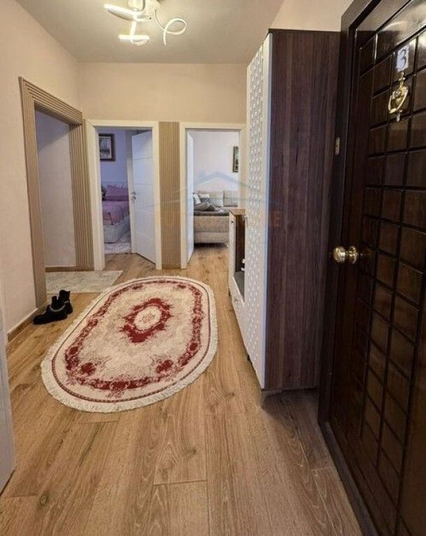 Shitet, Apartament 1+1+ Verande, Kinostudio, Tiranë.