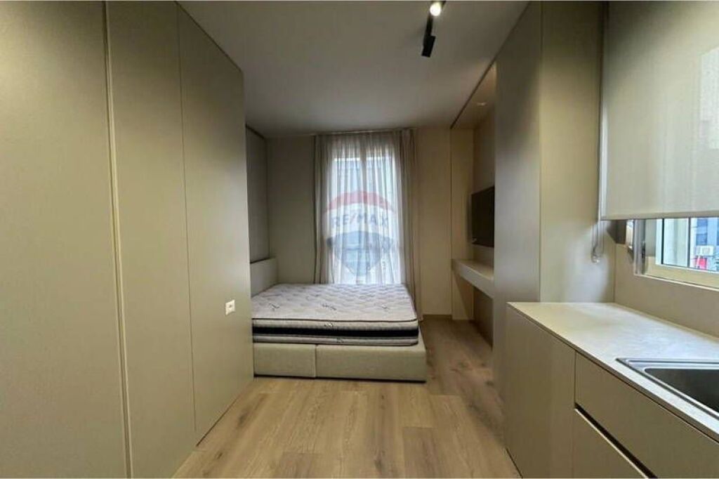 Shitet apartament tek Usluga