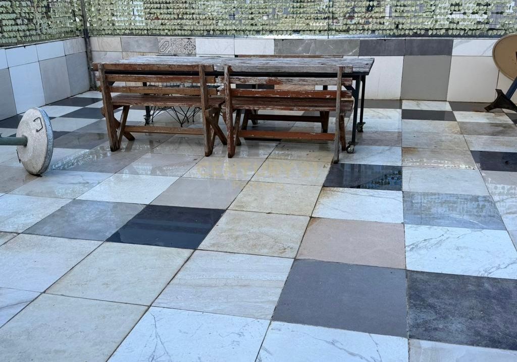 APARTAMENT 2+1 NE RRUGE KAVAJES!