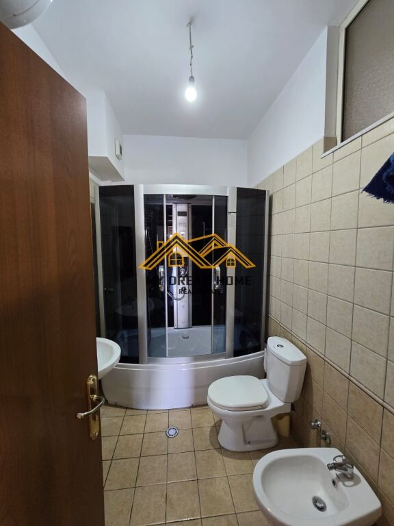 JEPET ME QIRA APARTAMENT 2+1+2 ME PAMJE DETI NE PLAZH,DURRES!