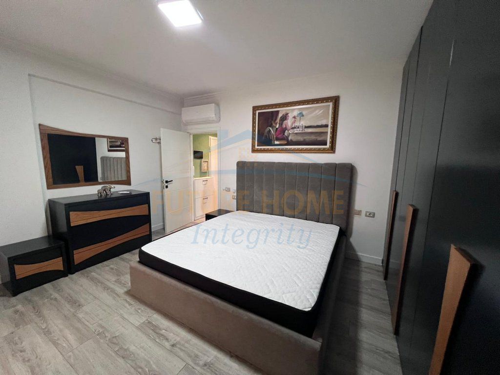 Affitto, Appartamento 3+1+2, Via Siri Kodra, Tirana. 1.000 €