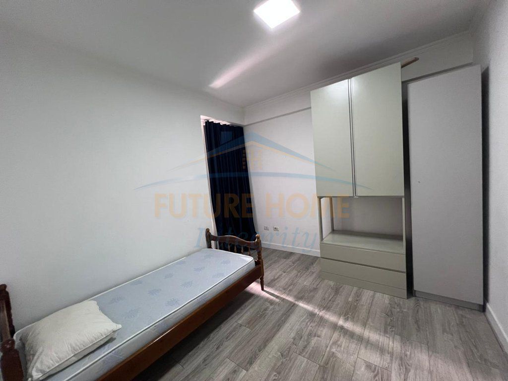 Affitto, Appartamento 3+1+2, Via Siri Kodra, Tirana. 1.000 €
