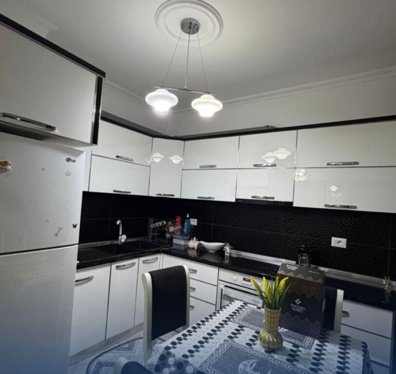 VENDESI APPARTAMENTO 2+1 A YZBERISHT