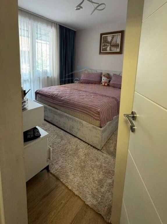 Shitet, Apartament 1+1+ Verande, Kinostudio, Tiranë.