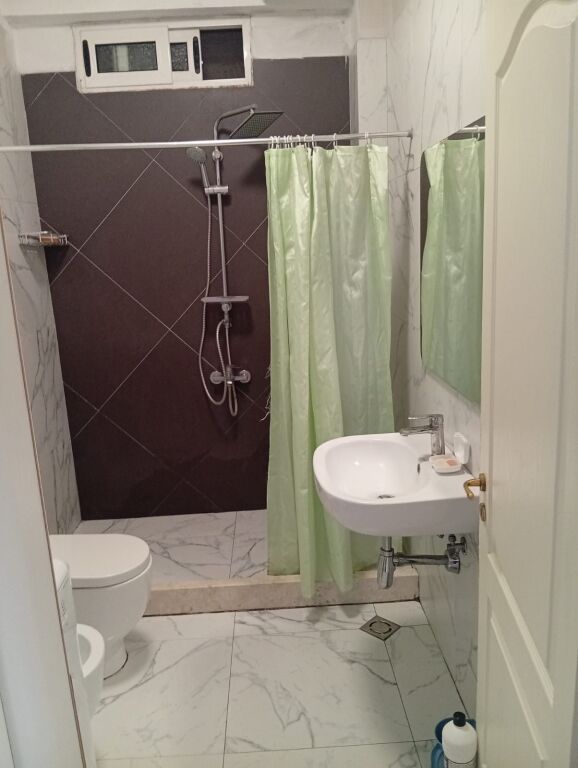 🏠 Jepet me Qira Super Apartament 3+1+2 tek Prokuroria e Tiranes ne Rrugen e Durresit