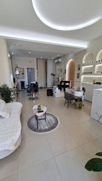 Qira, Ambient Biznesi, Rruga e Kavajës, prane Square 21