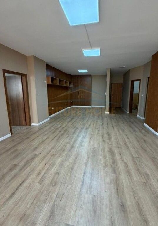 Qera, Apartament 2+1+2, Rruga e Kosovarëve, Tiranë.