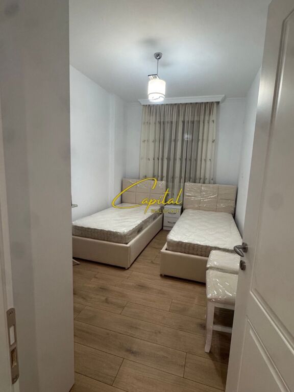 APARTAMENT ME QIRA 2+1 MYSLYM SHYRI 90.000 LEKE