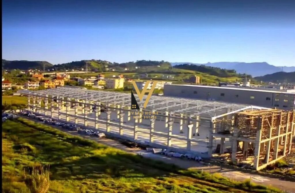 MAGAZZINO 4.400 M2 IN AFFITTO A PRUSH 20.000 EURO