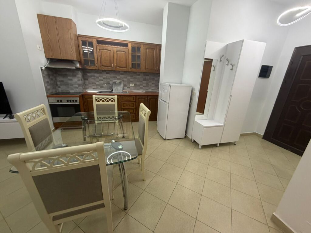 Apartament me qera 1+1 - 📍Kodra e diellit, prane furre buke Dumrea