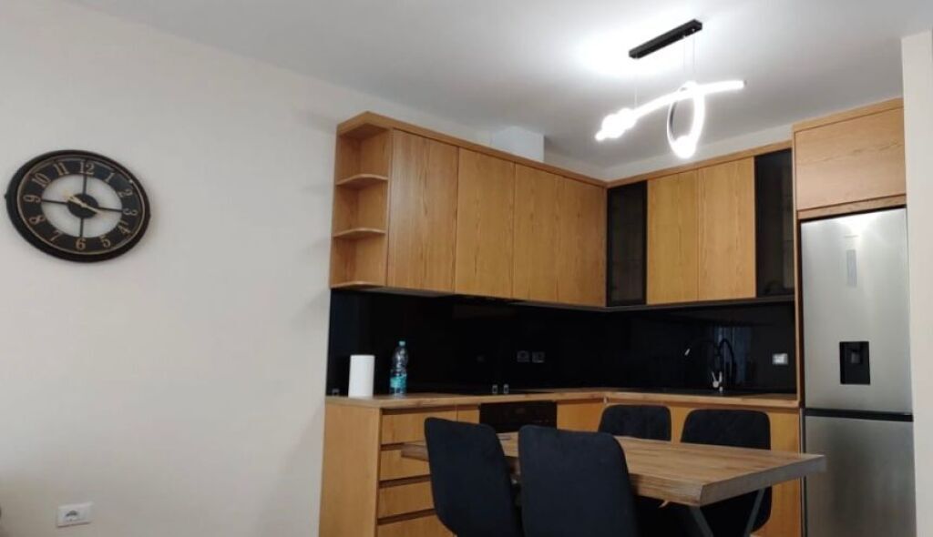 Apartament 1+1 me qira tek Stacioni i Trenit