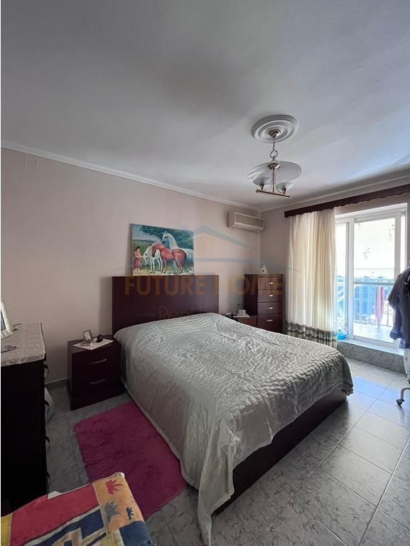 Shitet, Apartament 2+1, Pazari i Ri