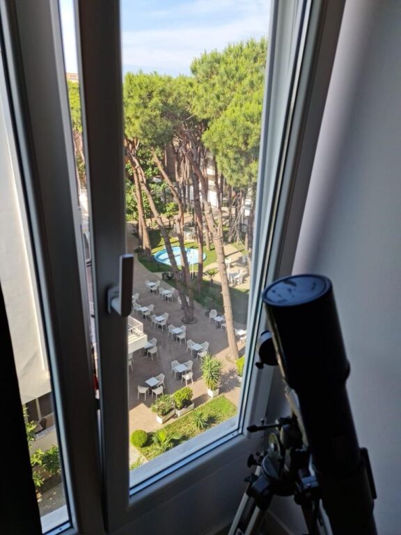 Shitet Penthouse Ne Golem