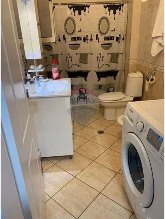 Apartament 2+1 me Garazh për Shitje në Lungomare, Vlorë