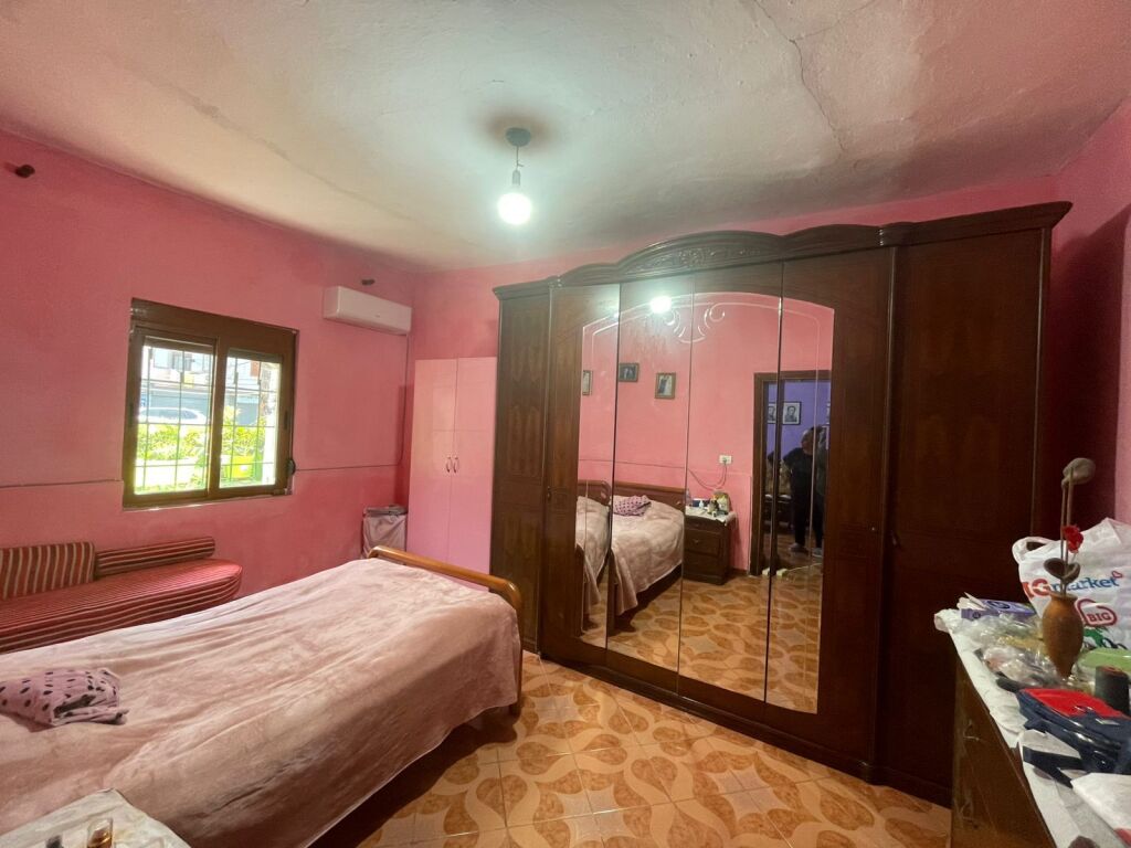 Shitet shtepi private