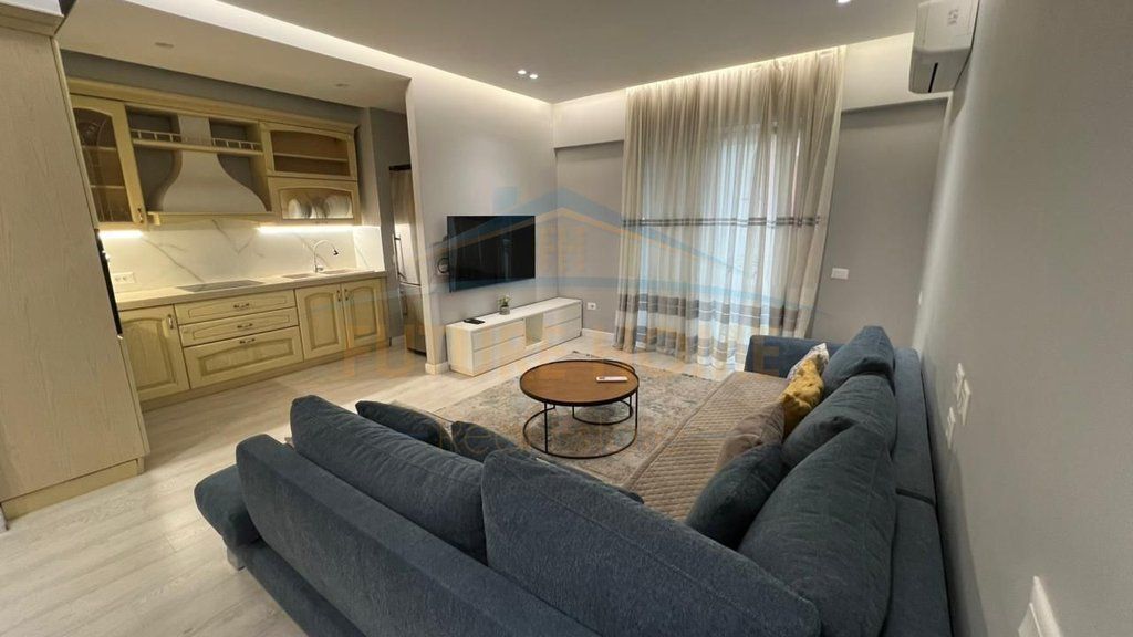 In vendita, Appartamento 2+1+2+Posto Auto, Via Barrikadave, Tirana