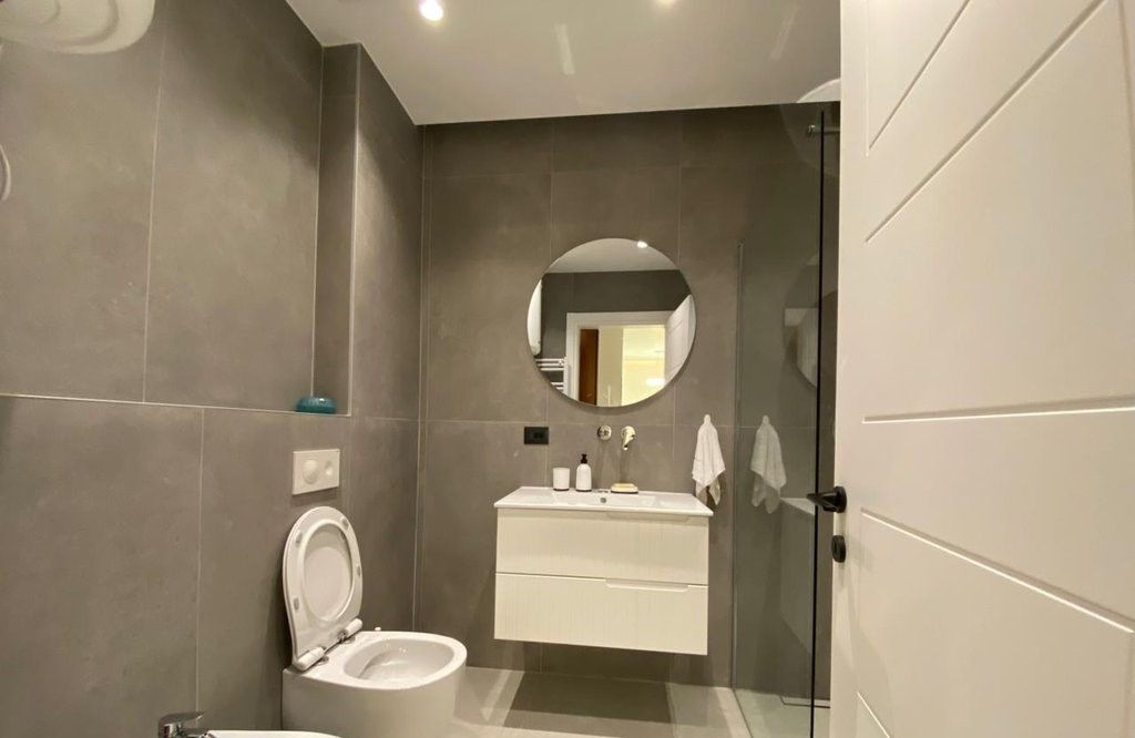 TEK LICEU ARTISTIK JAPIM ME QIRA APARTAMENT MODERN 1+1