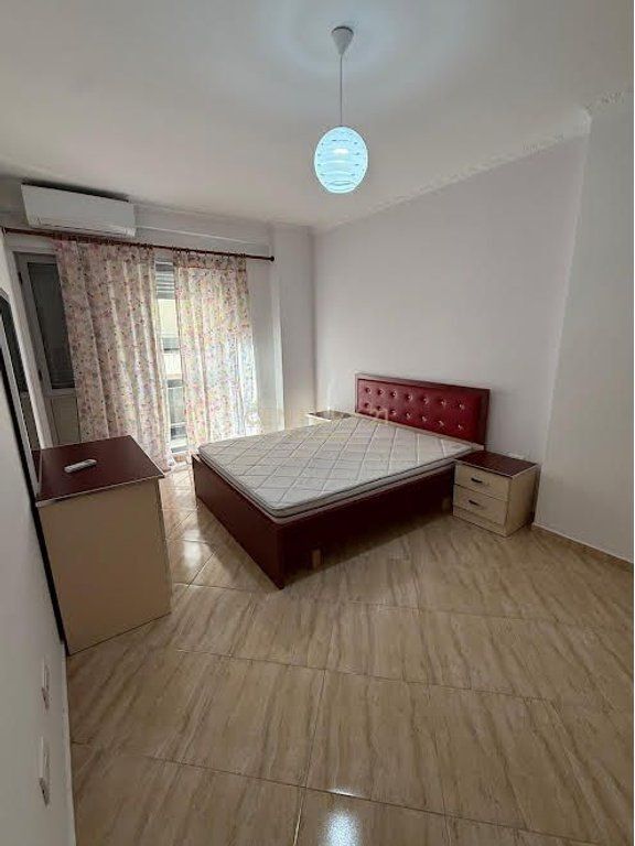 Jepet me qera Apartament 2+1 ne Vollga i mobiluar.
