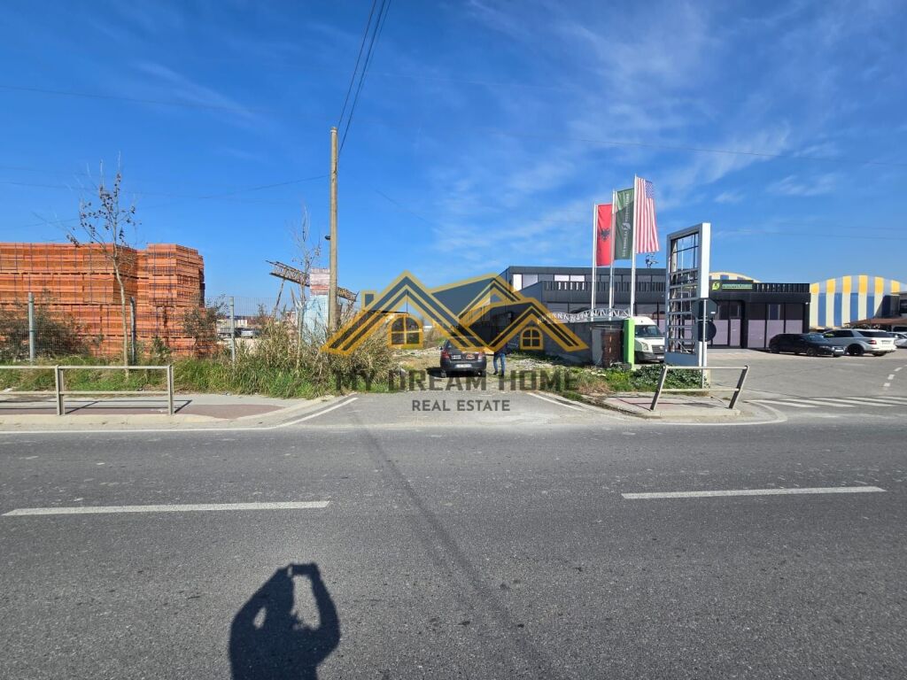 TOKE NE SPITALLE TEK KALCETO VISHA PER SHITJE !