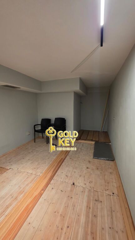 🏢 JEPET ME QIRA AMBIENT KOMERCIAL DUPLEKS NË PLAZH – PRANË PALACE HOTEL 🌊