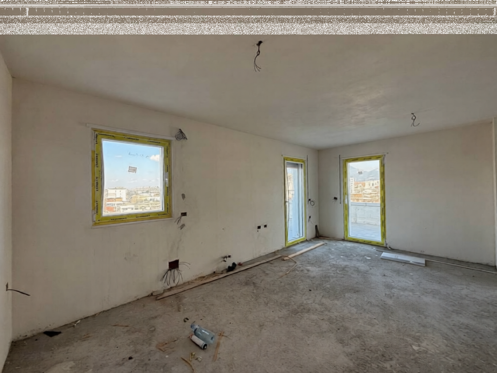 apartament 2+1+2+Verande ne shitje tek Rruga "Hoxha Tasim" ne Xhamllik!