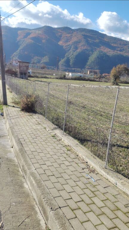 Toke ne shitje ne Gramsh