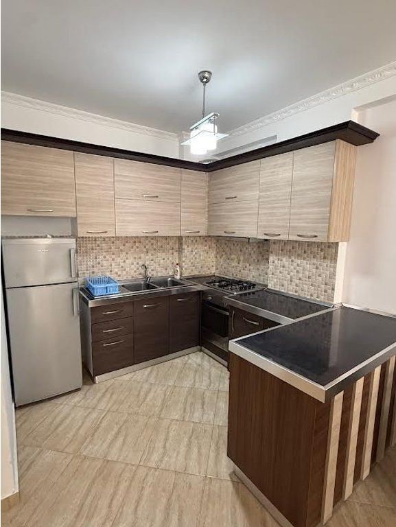 Jepet me qera Apartament 2+1 ne Vollga i mobiluar.