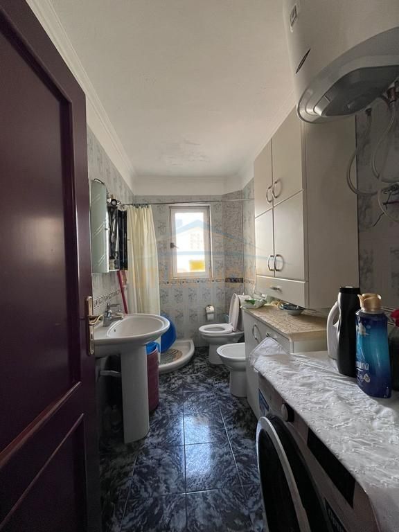 Shitet, Apartament 2+1, Pazari i Ri, Tiranë.