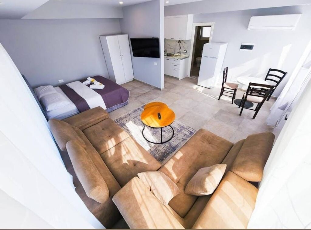 Papafingo me qera,Jordan Misja!