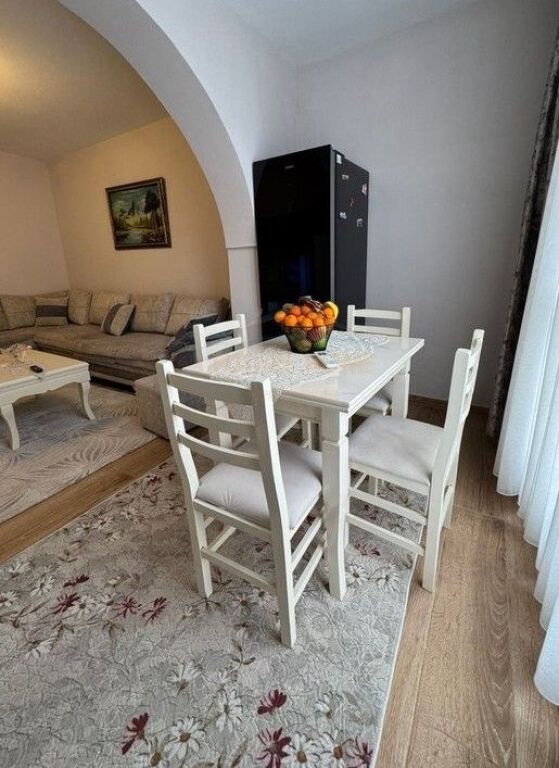 Shitet, Apartament 1+1+ Verande, Kinostudio, Tiranë.